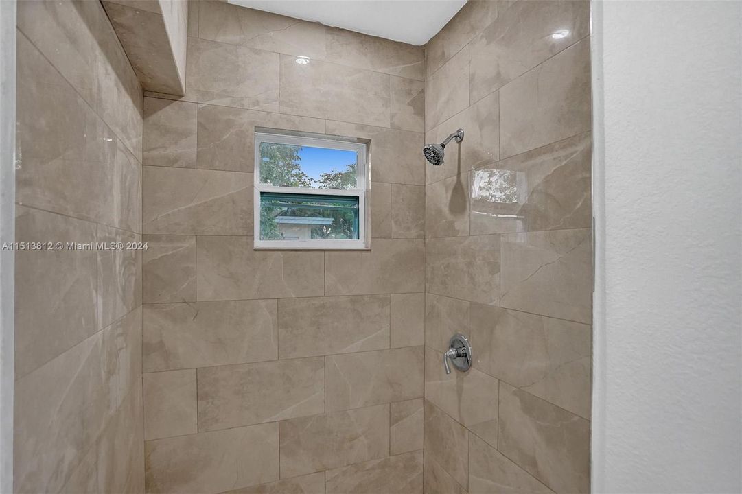 Недавно арендовано: $5,500 (5 спален, 4 ванн, 2313 Квадратных фут)