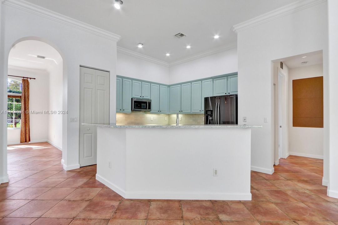 Recently Sold: $745,000 (4 beds, 3 baths, 2298 Square Feet)