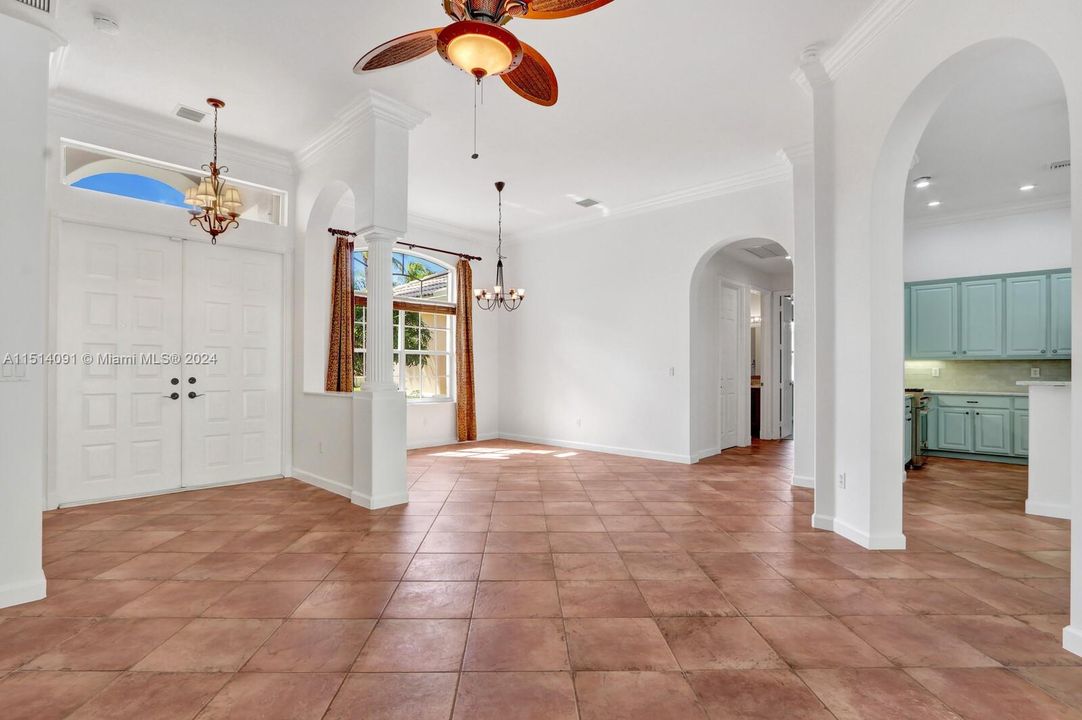 Recently Sold: $745,000 (4 beds, 3 baths, 2298 Square Feet)