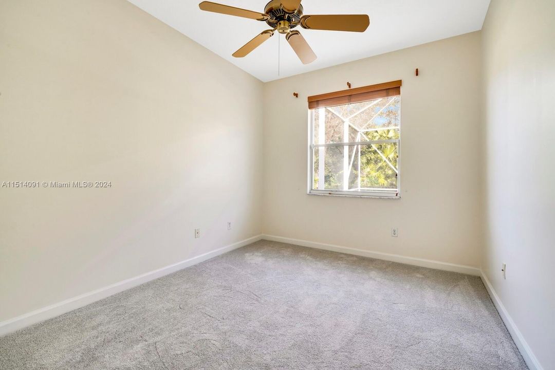 #4 new carpet and walkin closet