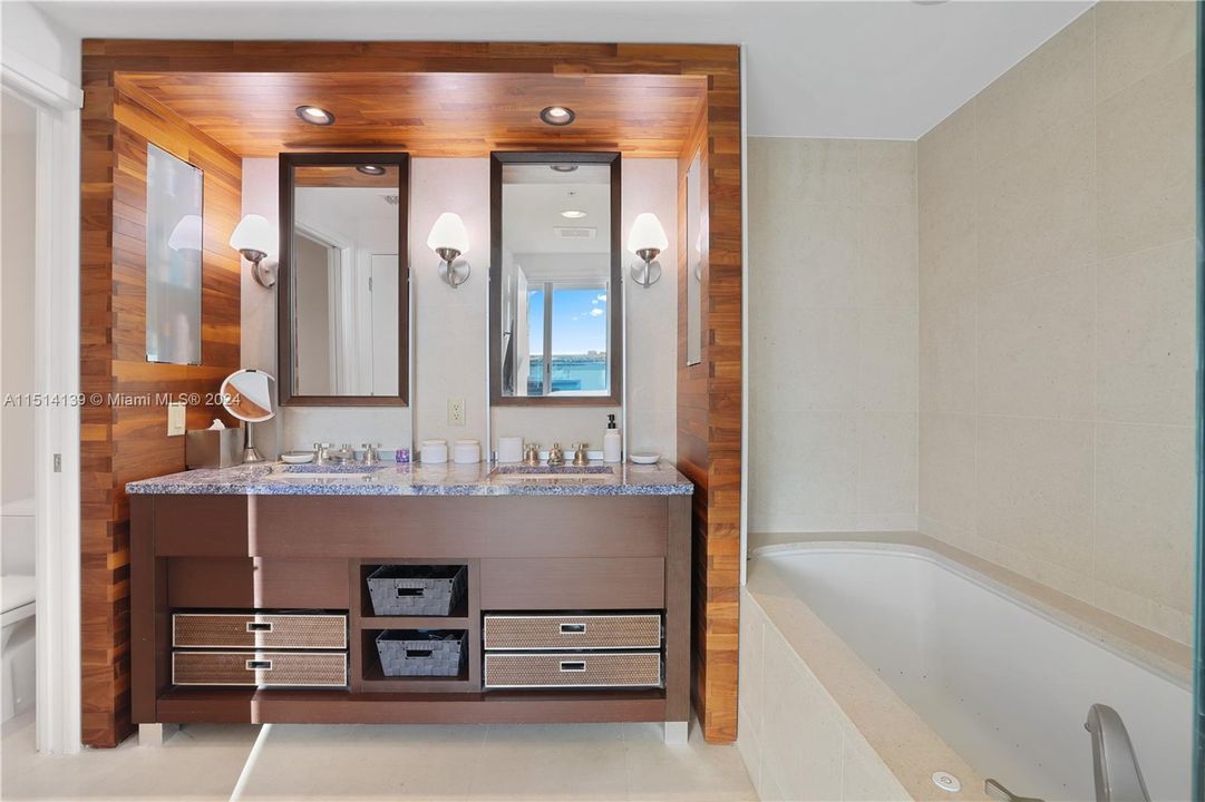 待售: $1,250,000 (2 贝兹, 2 浴室, 1280 平方英尺)