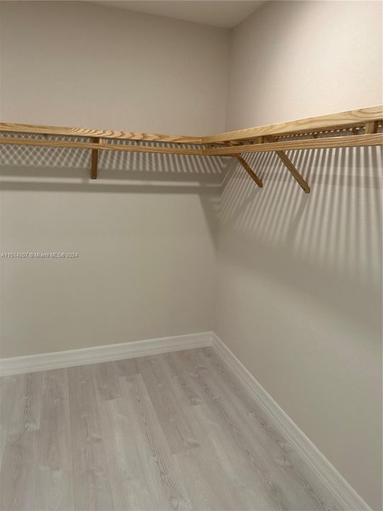 Recently Rented: $3,800 (3 beds, 2 baths, 2000 Square Feet)