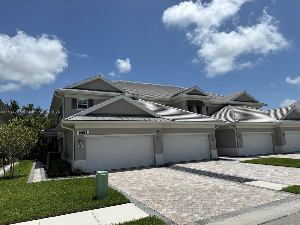 Recently Rented: $3,800 (3 beds, 2 baths, 2000 Square Feet)