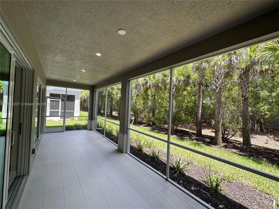 Recently Rented: $3,800 (3 beds, 2 baths, 2000 Square Feet)