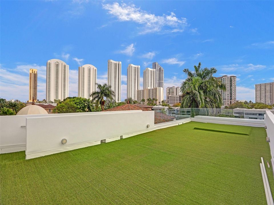 En Venta: $8,500,000 (5 camas, 5 baños, 4421 Pies cuadrados)