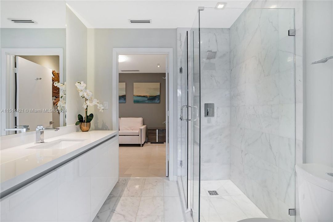 Recently Sold: $2,375,000 (2 beds, 2 baths, 1732 Square Feet)