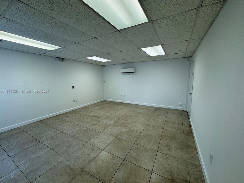 Recently Rented: $3,200 (0 beds, 0 baths, 0 Square Feet)