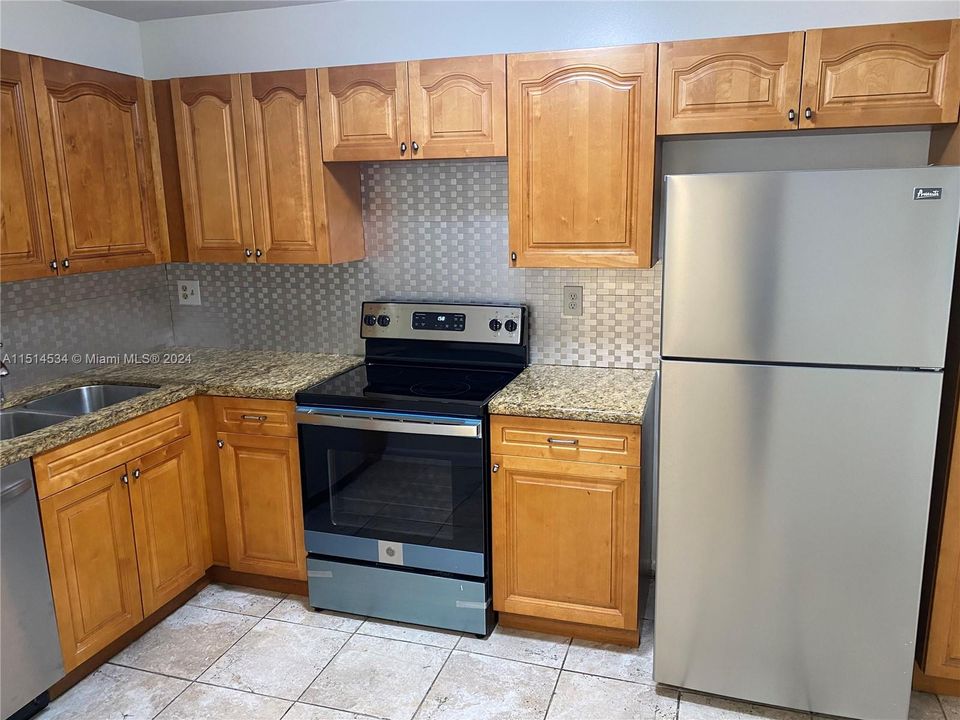 For Sale: $275,000 (2 beds, 2 baths, 1259 Square Feet)