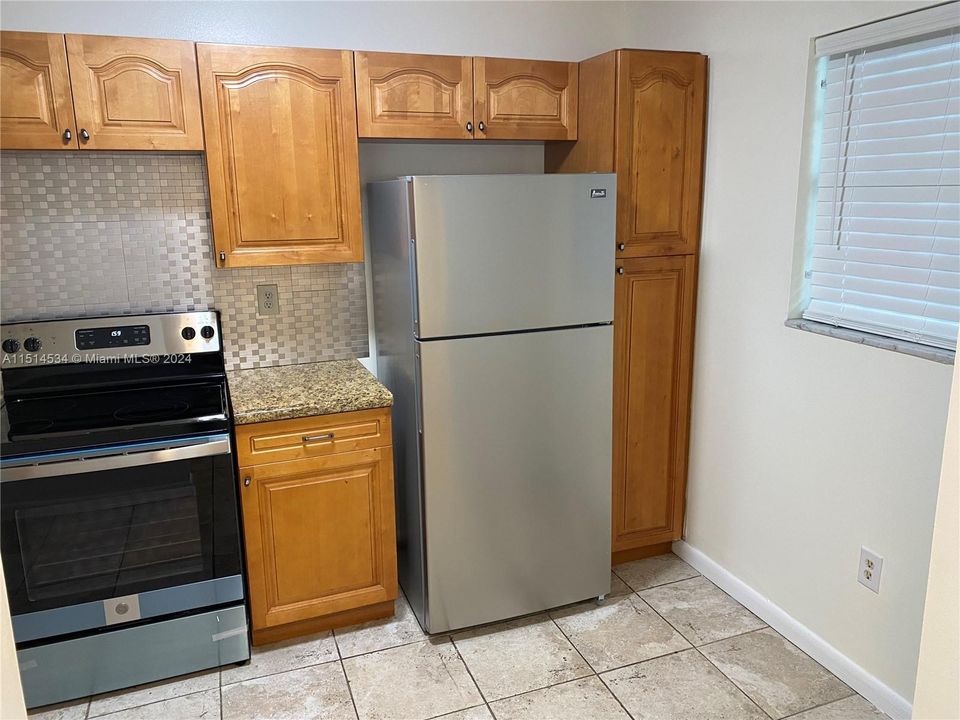 For Sale: $275,000 (2 beds, 2 baths, 1259 Square Feet)
