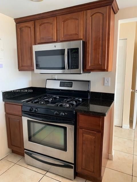 Recently Sold: $178,000 (1 beds, 1 baths, 846 Square Feet)