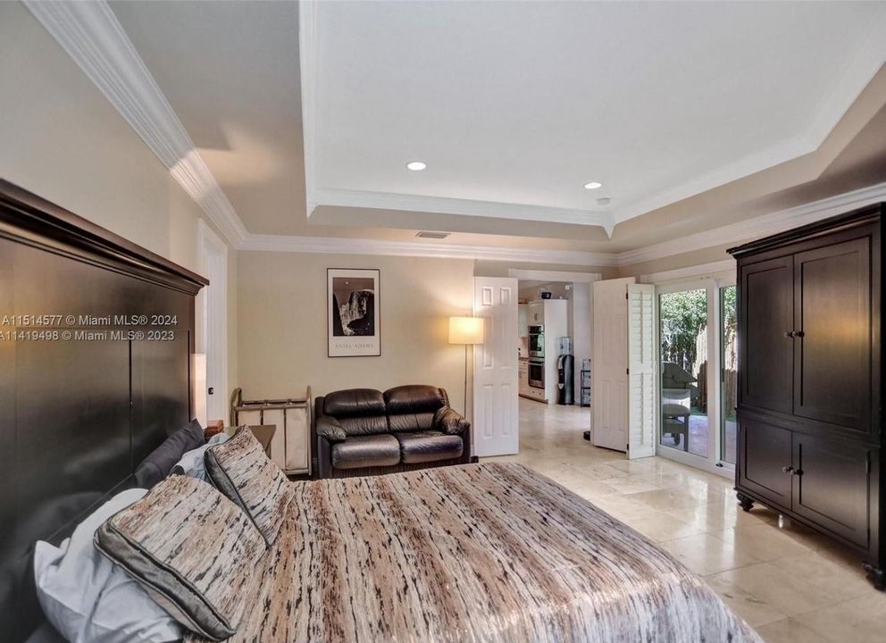 最近售出: $1,099,000 (3 贝兹, 3 浴室, 2223 平方英尺)