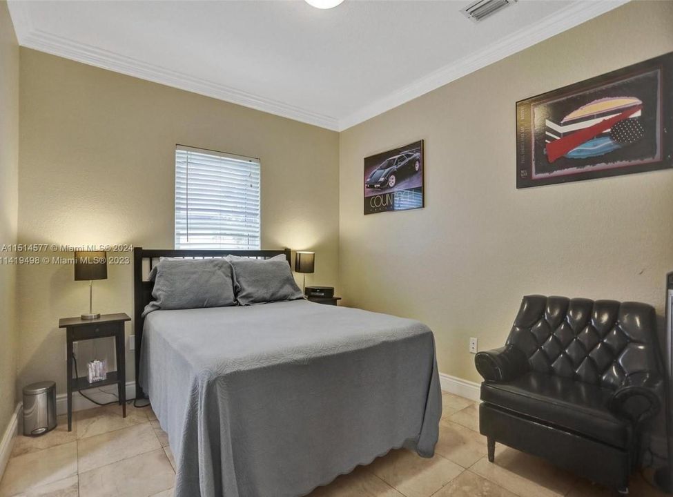 最近售出: $1,099,000 (3 贝兹, 3 浴室, 2223 平方英尺)