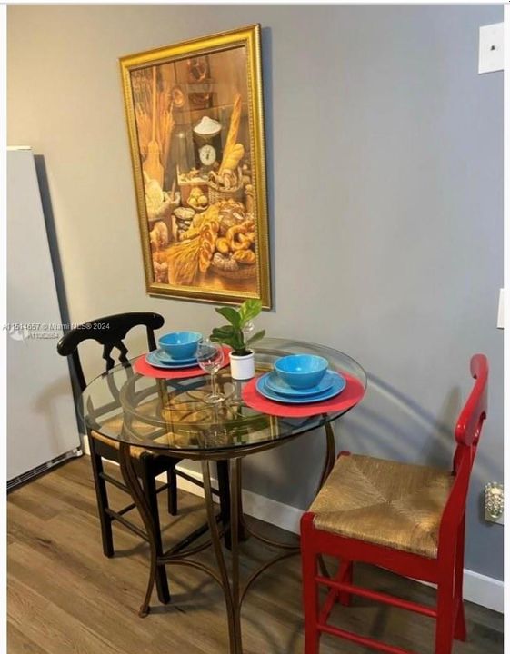 最近租的: $1,900 (1 贝兹, 1 浴室, 350 平方英尺)