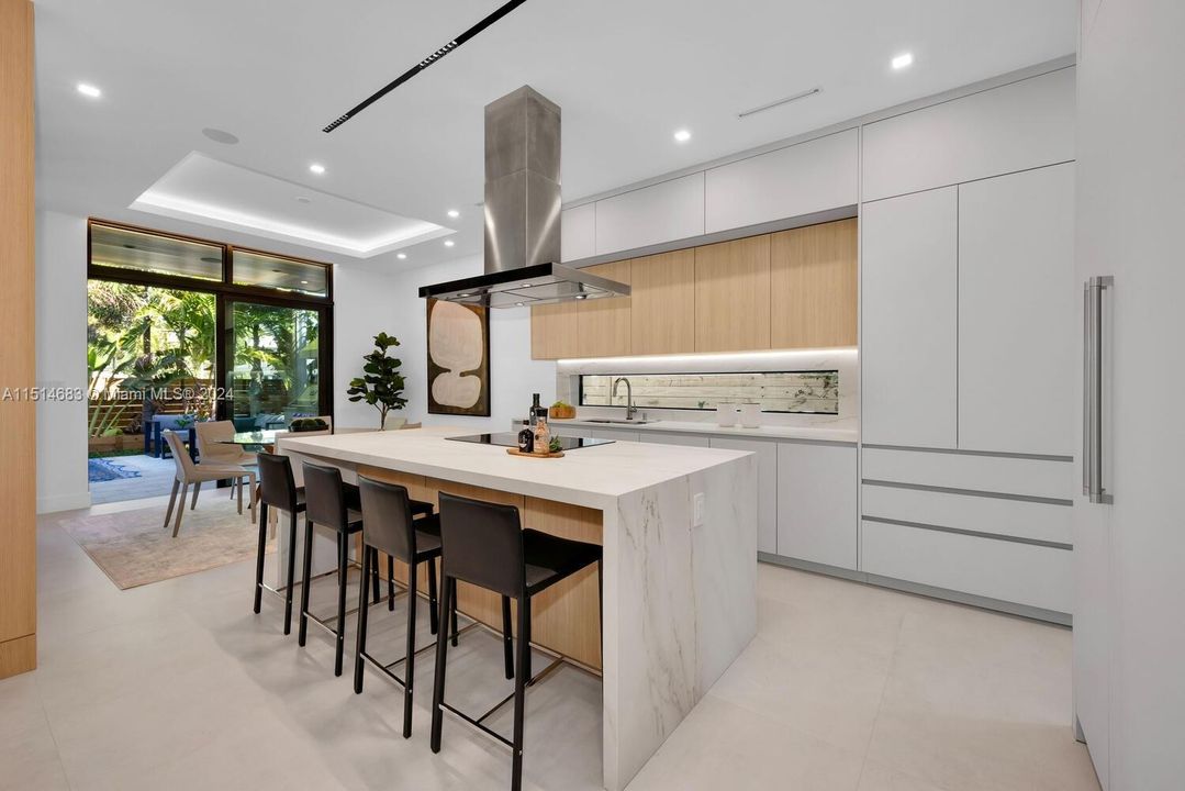Active With Contract: $3,250,000 (4 beds, 4 baths, 2957 Square Feet)