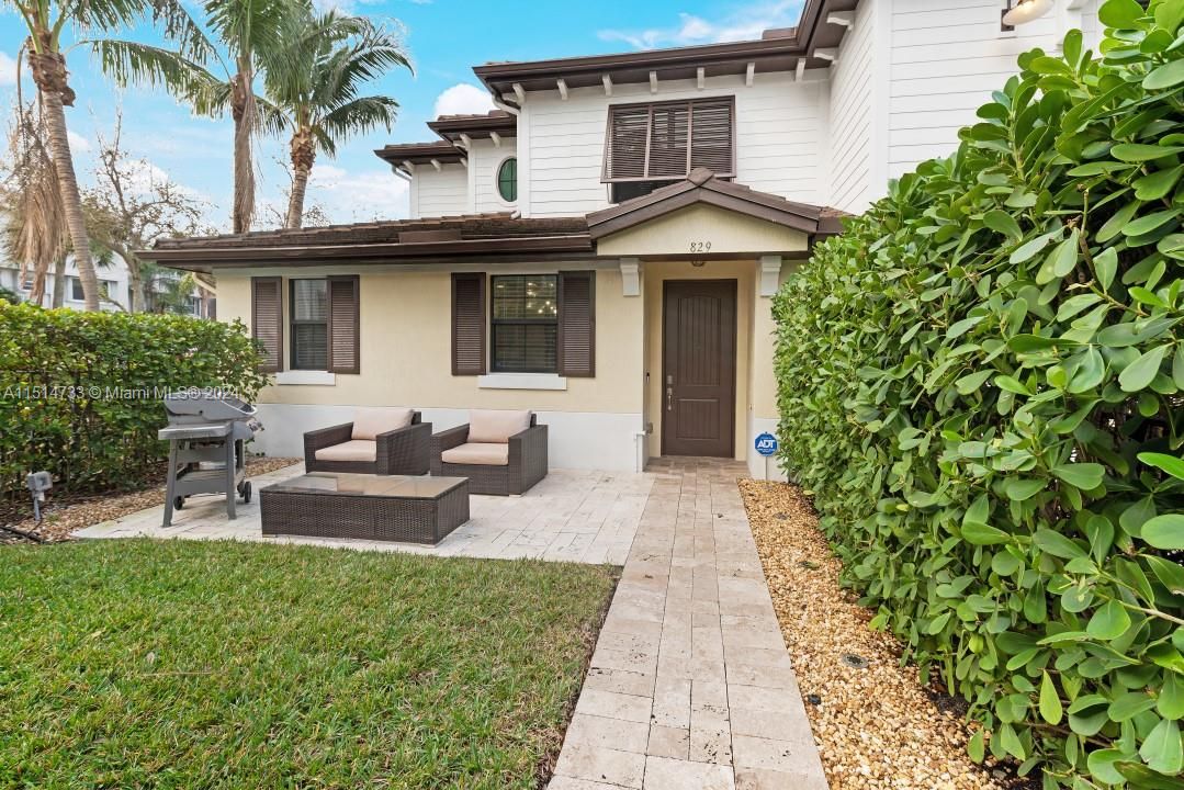 Recently Sold: $949,000 (3 beds, 2 baths, 1635 Square Feet)