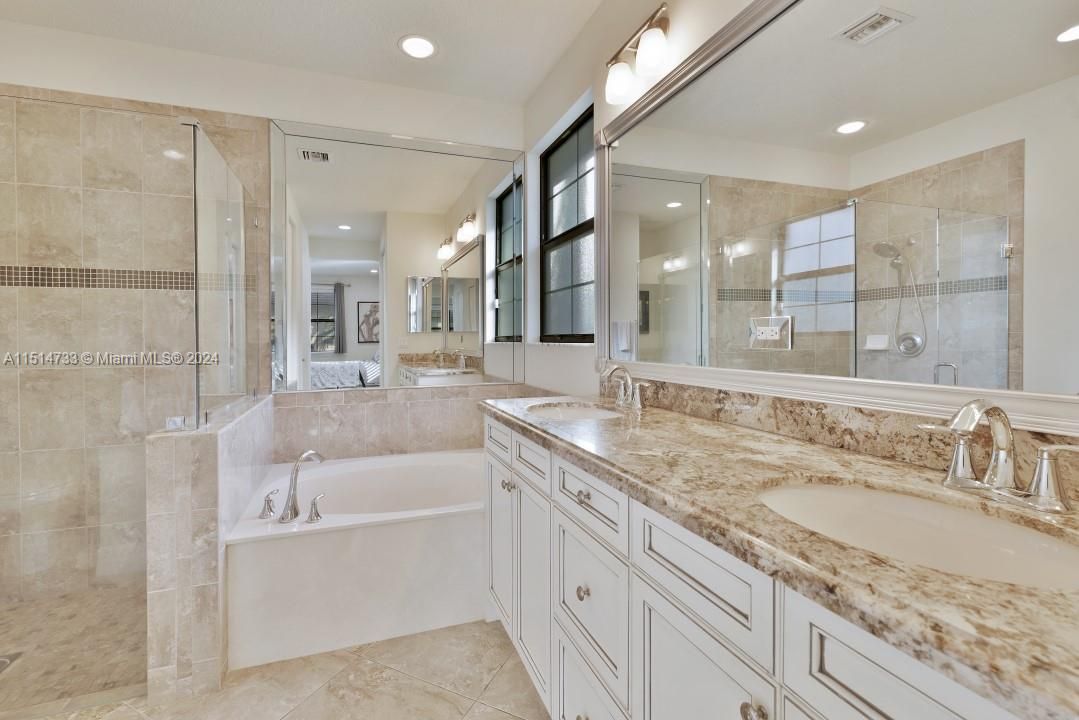 Recently Sold: $949,000 (3 beds, 2 baths, 1635 Square Feet)