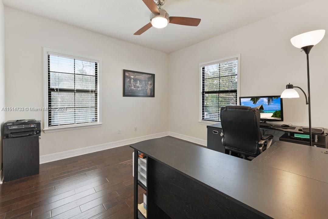 Recently Sold: $949,000 (3 beds, 2 baths, 1635 Square Feet)