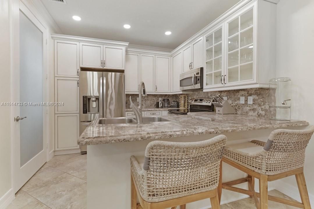 Recently Sold: $949,000 (3 beds, 2 baths, 1635 Square Feet)