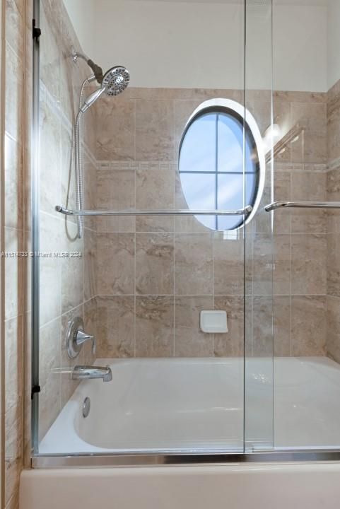 Recently Sold: $949,000 (3 beds, 2 baths, 1635 Square Feet)