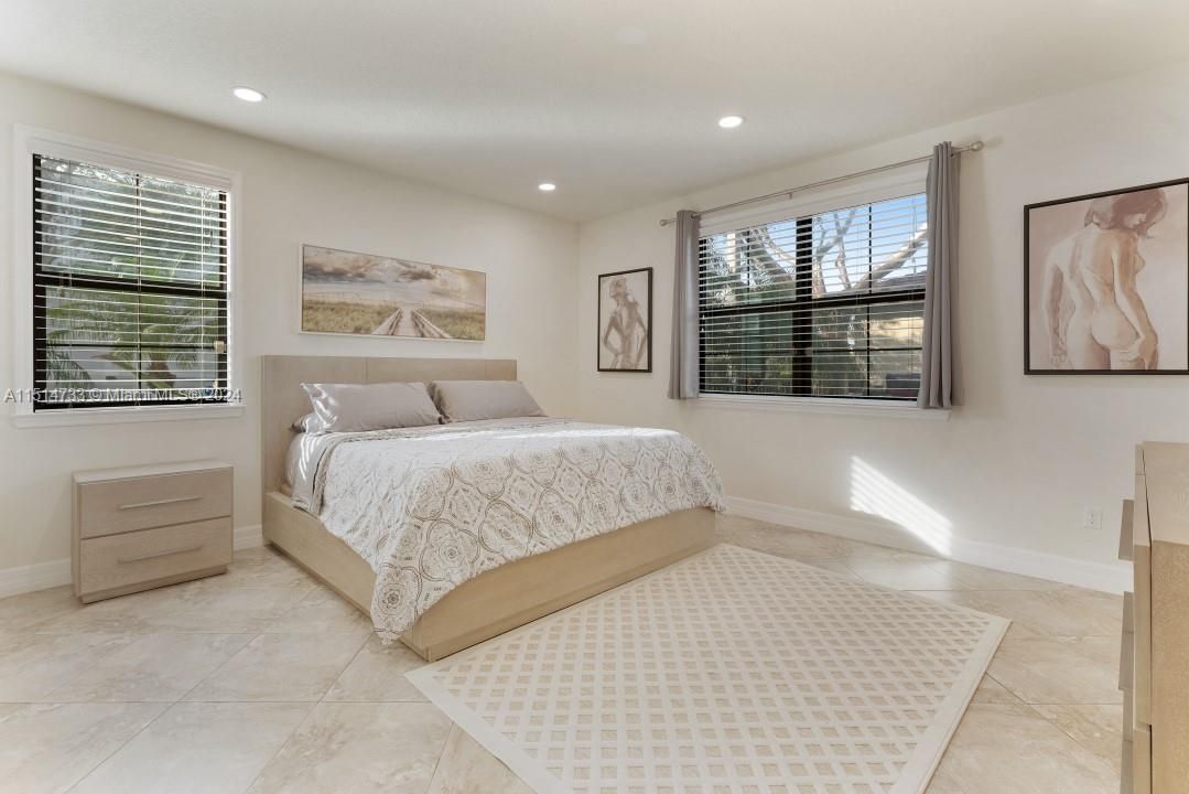 Recently Sold: $949,000 (3 beds, 2 baths, 1635 Square Feet)