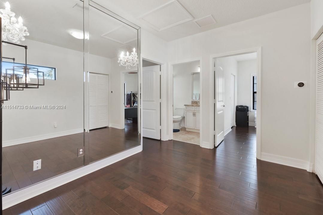 Recently Sold: $949,000 (3 beds, 2 baths, 1635 Square Feet)