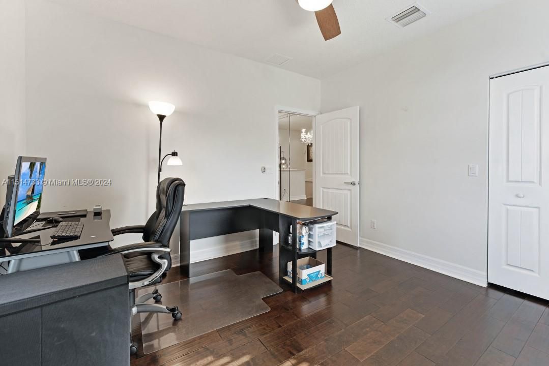 Recently Sold: $949,000 (3 beds, 2 baths, 1635 Square Feet)