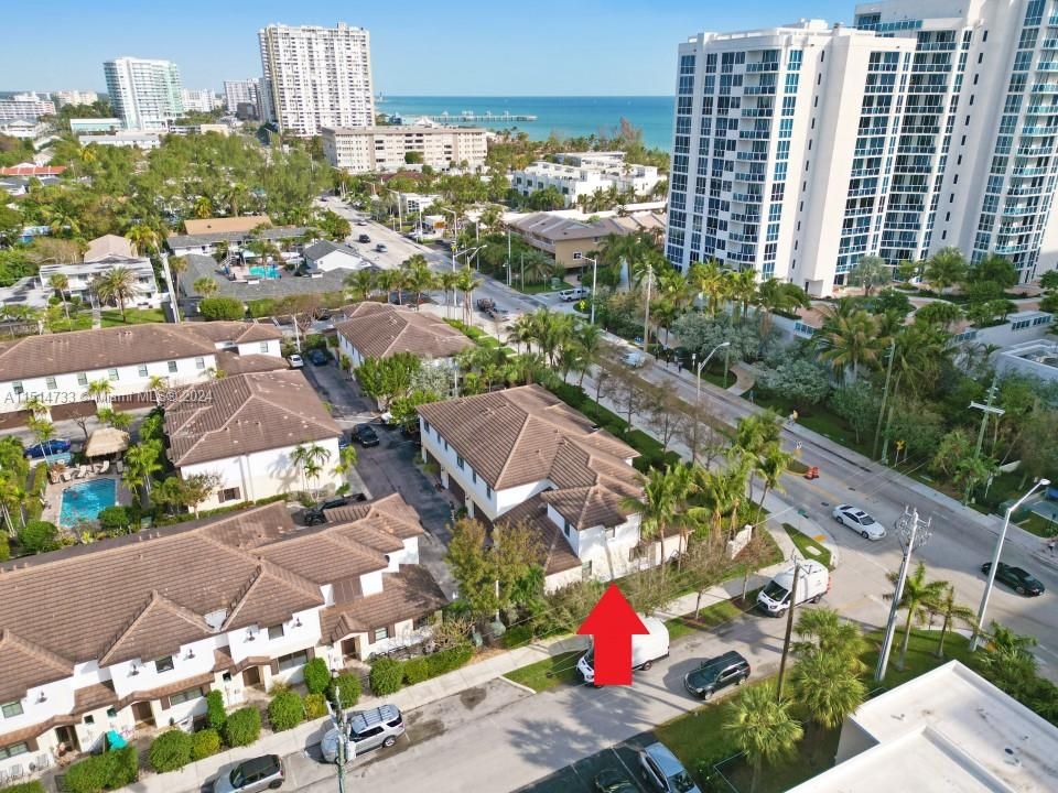 Recently Sold: $949,000 (3 beds, 2 baths, 1635 Square Feet)