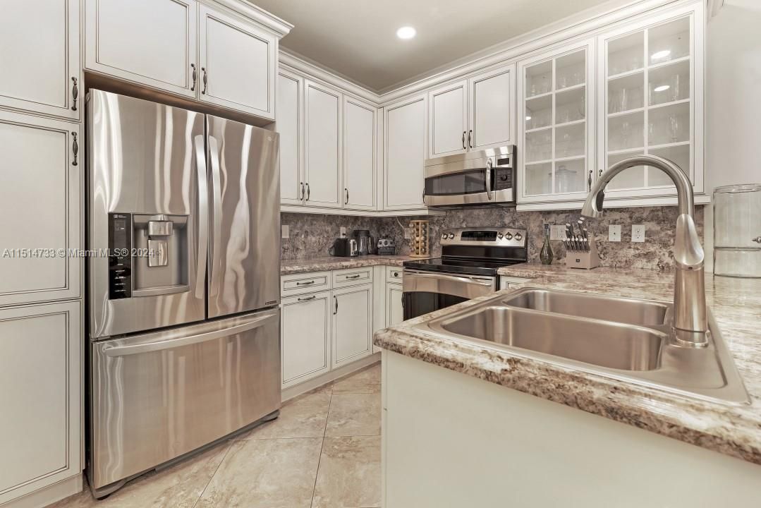 Recently Sold: $949,000 (3 beds, 2 baths, 1635 Square Feet)