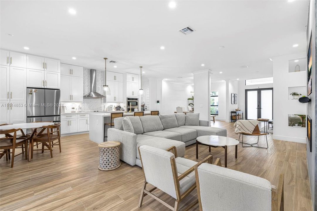 Recently Sold: $1,050,000 (4 beds, 3 baths, 0 Square Feet)