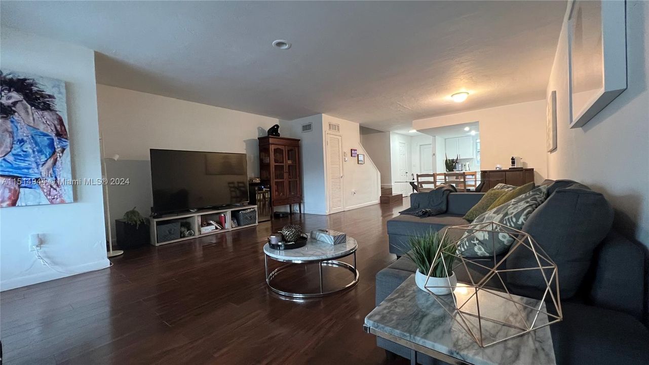 Recently Rented: $3,800 (2 beds, 2 baths, 1444 Square Feet)