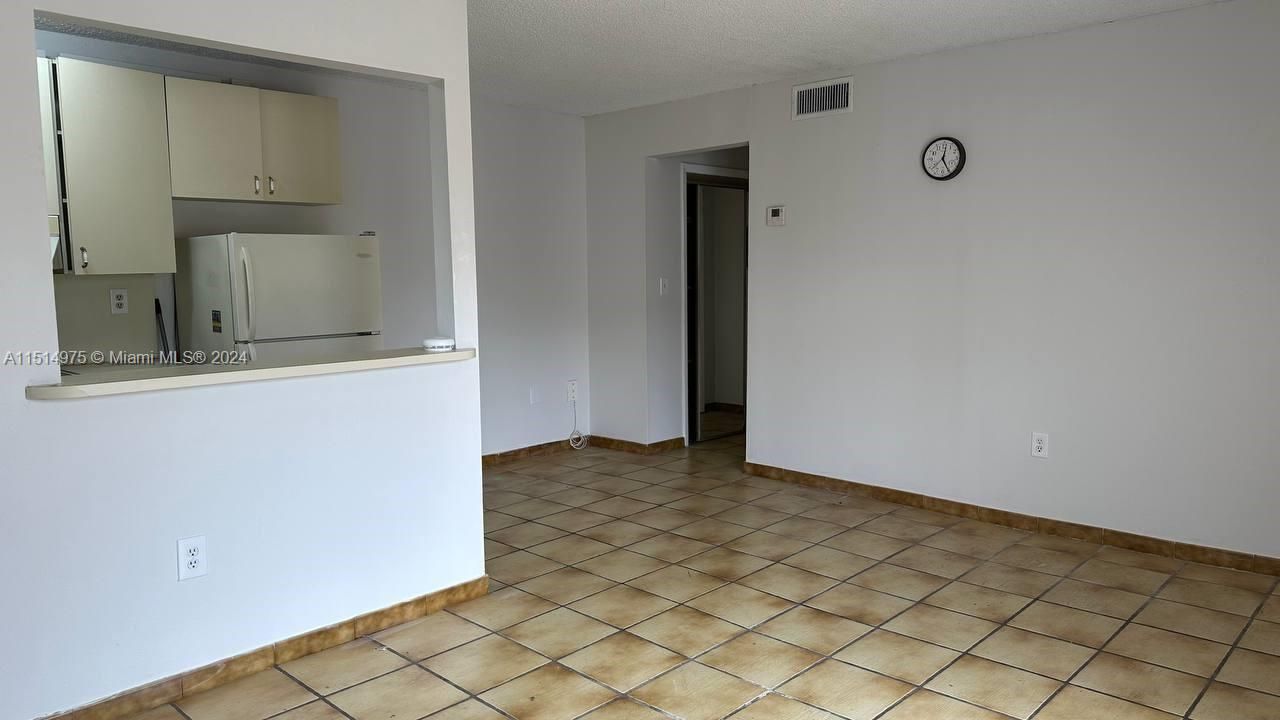 Recently Rented: $1,500 (1 beds, 1 baths, 580 Square Feet)