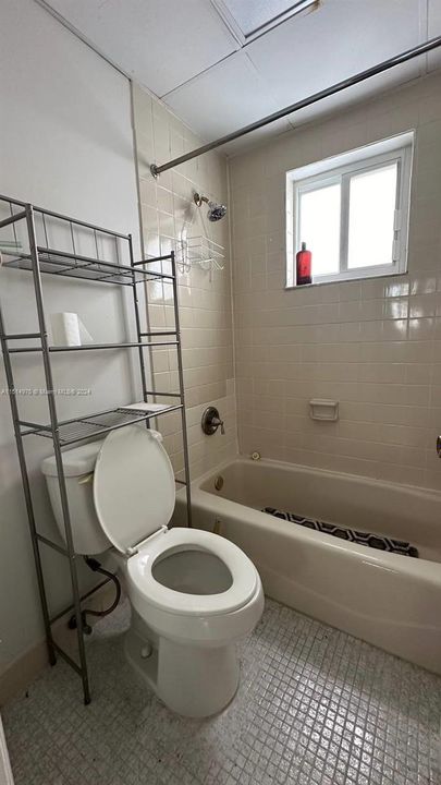 Recently Rented: $1,500 (1 beds, 1 baths, 580 Square Feet)