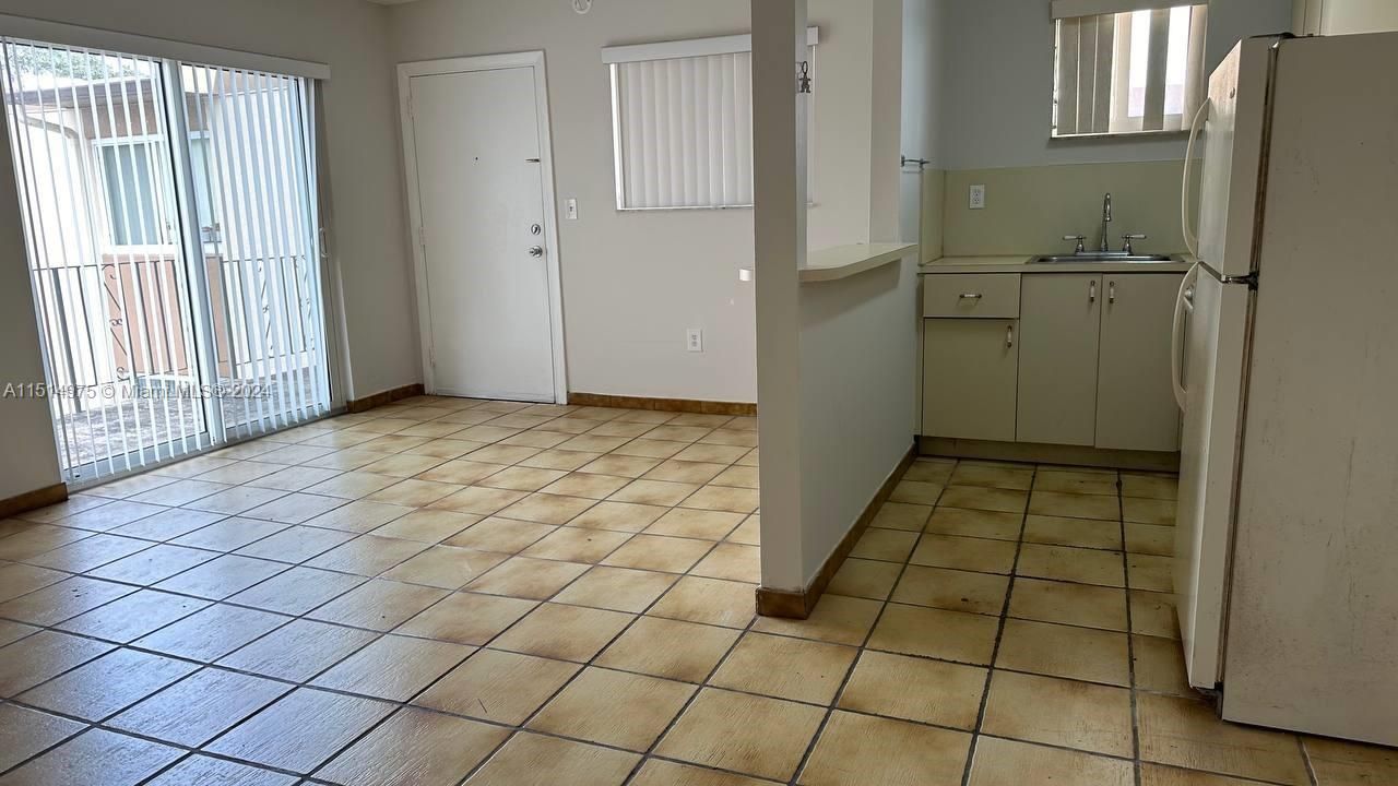 Recently Rented: $1,500 (1 beds, 1 baths, 580 Square Feet)