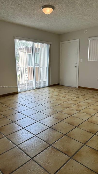 Recently Rented: $1,500 (1 beds, 1 baths, 580 Square Feet)