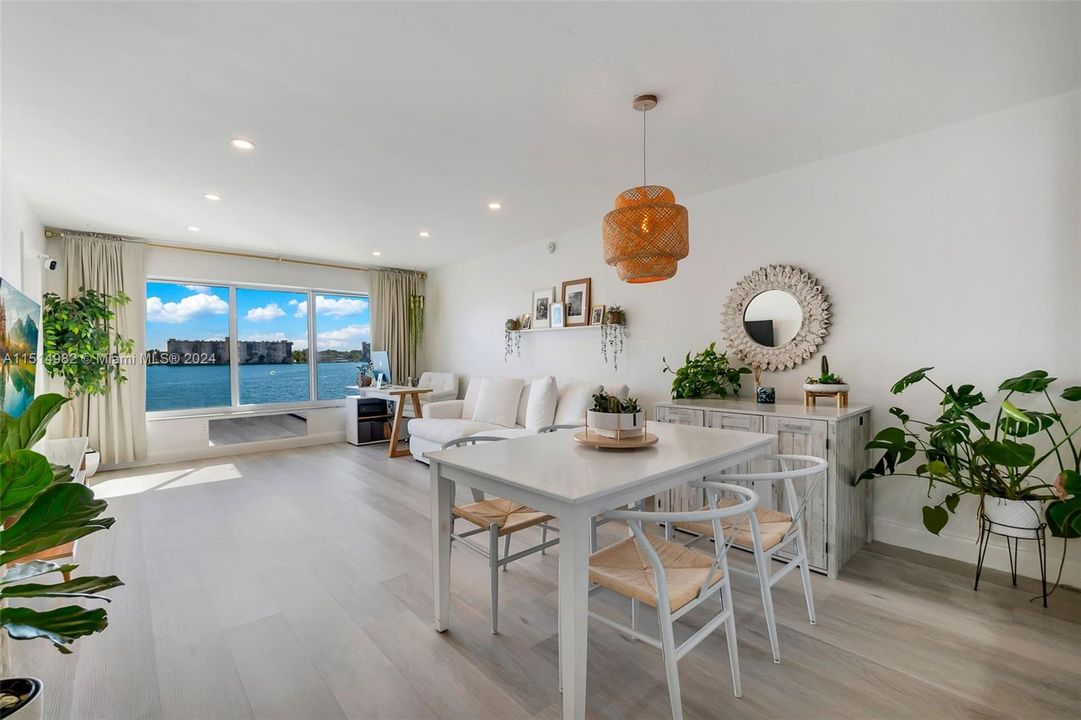 Recently Sold: $225,000 (1 beds, 1 baths, 830 Square Feet)