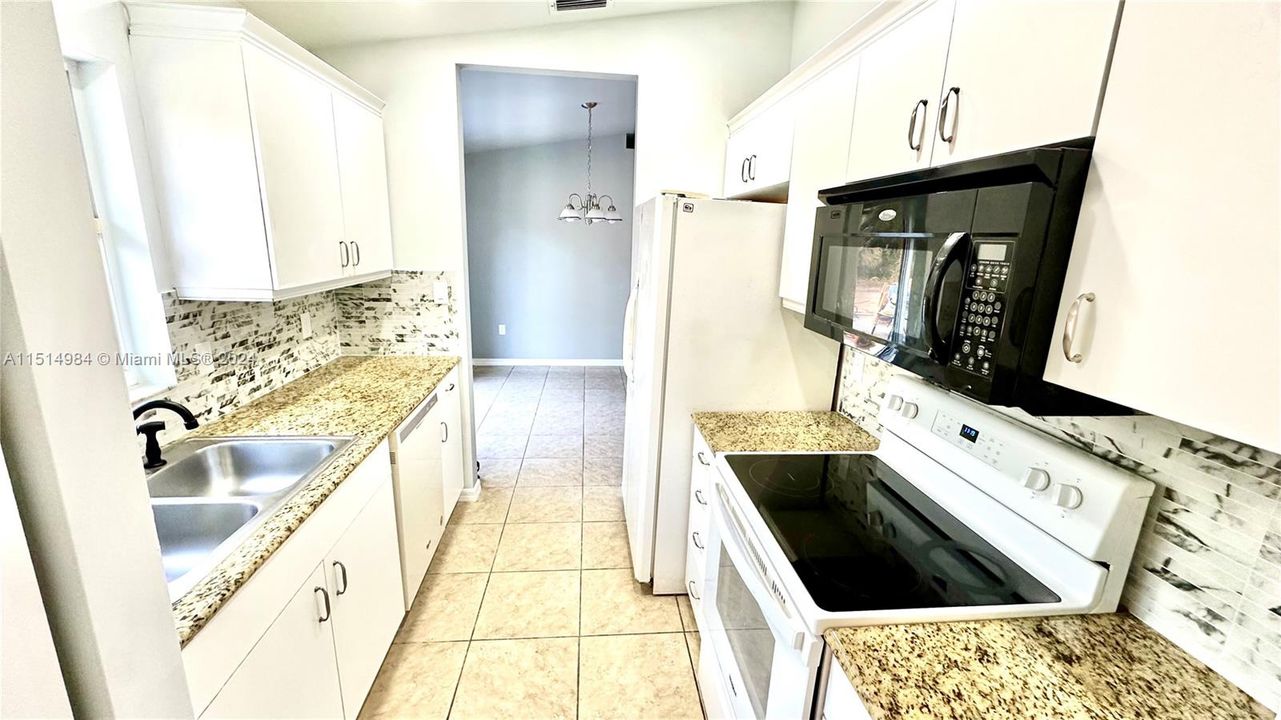 Vendido Recientemente: $480,000 (3 camas, 2 baños, 0 Pies cuadrados)