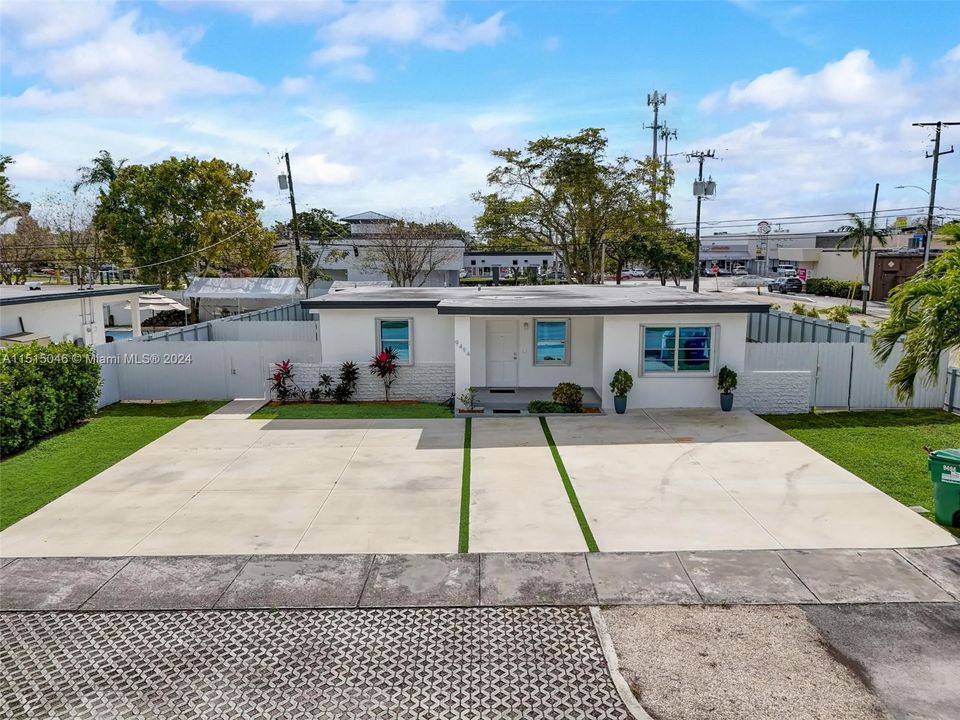 Recently Sold: $709,900 (4 beds, 3 baths, 1432 Square Feet)