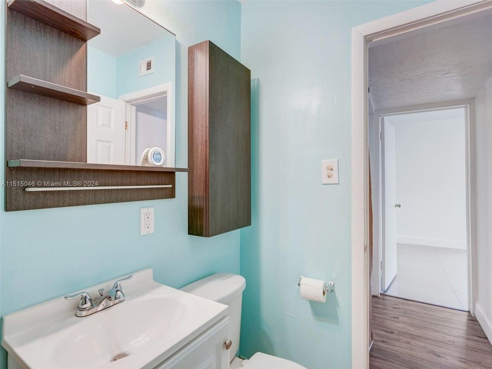 Recently Sold: $709,900 (4 beds, 3 baths, 1432 Square Feet)