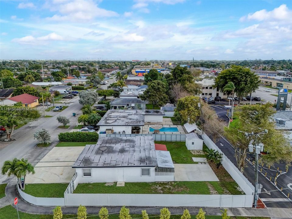 Recently Sold: $709,900 (4 beds, 3 baths, 1432 Square Feet)