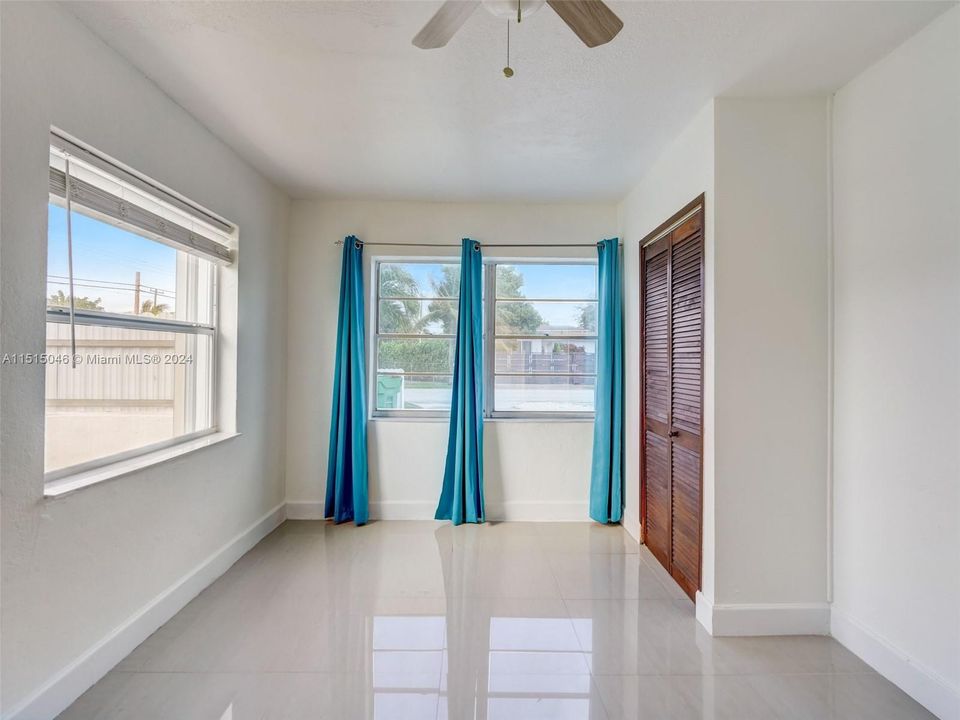 Recently Sold: $709,900 (4 beds, 3 baths, 1432 Square Feet)