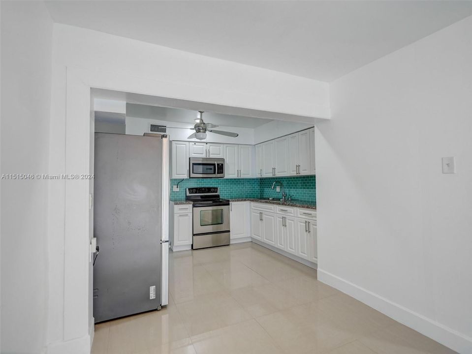 Recently Sold: $709,900 (4 beds, 3 baths, 1432 Square Feet)