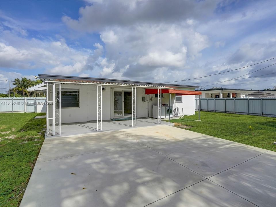 Recently Sold: $709,900 (4 beds, 3 baths, 1432 Square Feet)