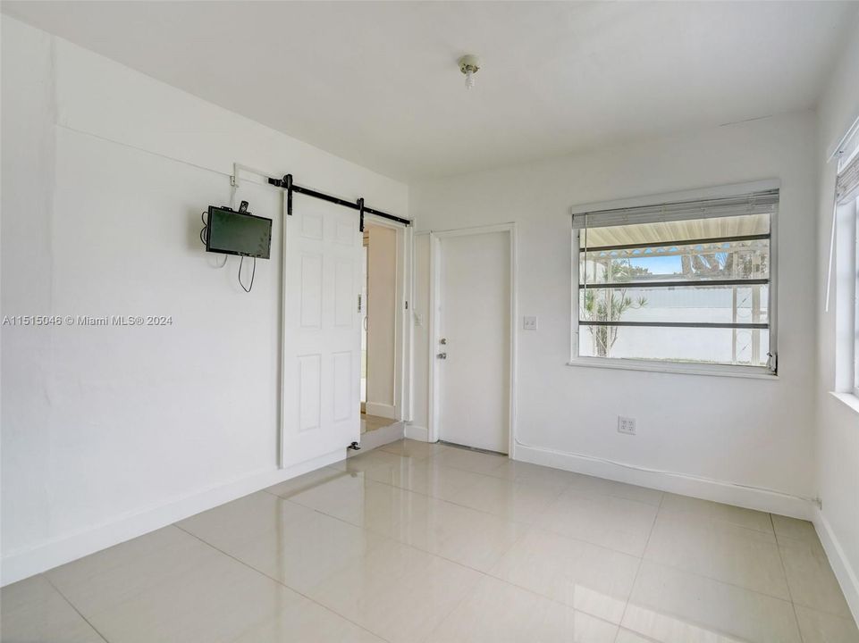 Recently Sold: $709,900 (4 beds, 3 baths, 1432 Square Feet)