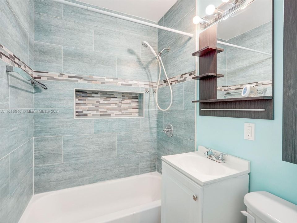 Recently Sold: $709,900 (4 beds, 3 baths, 1432 Square Feet)