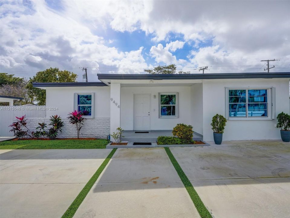 Recently Sold: $709,900 (4 beds, 3 baths, 1432 Square Feet)