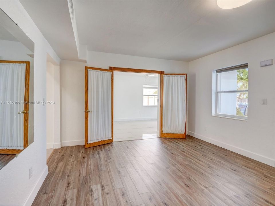 Recently Sold: $709,900 (4 beds, 3 baths, 1432 Square Feet)