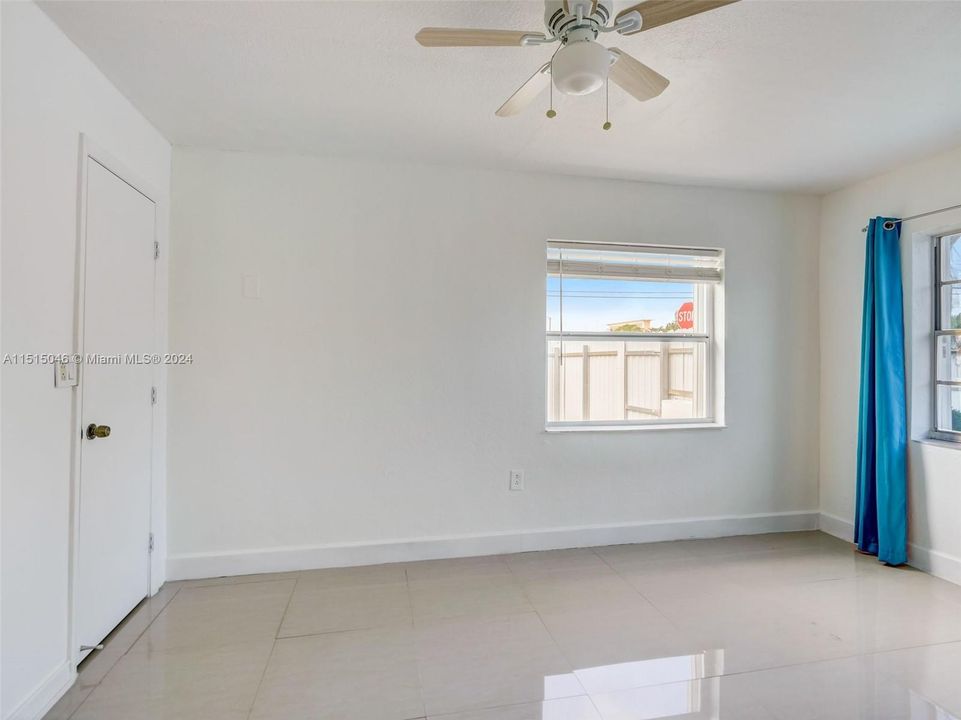 Recently Sold: $709,900 (4 beds, 3 baths, 1432 Square Feet)