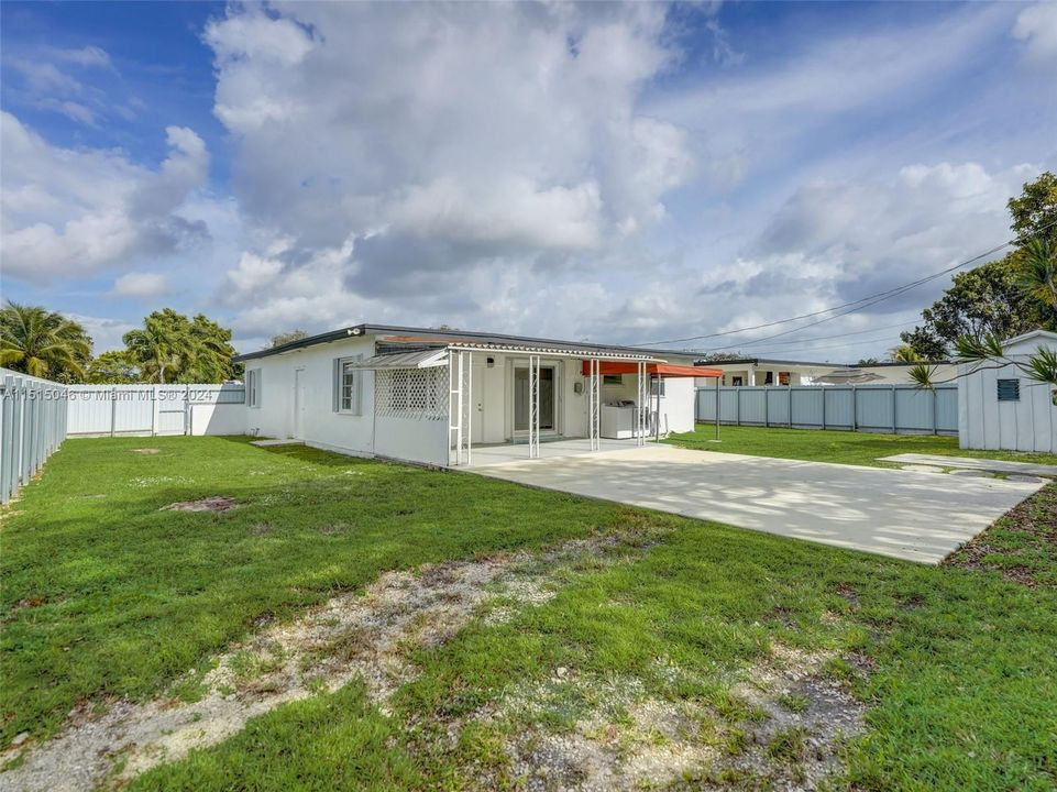 Recently Sold: $709,900 (4 beds, 3 baths, 1432 Square Feet)