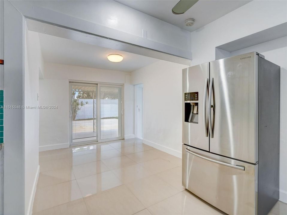 Recently Sold: $709,900 (4 beds, 3 baths, 1432 Square Feet)