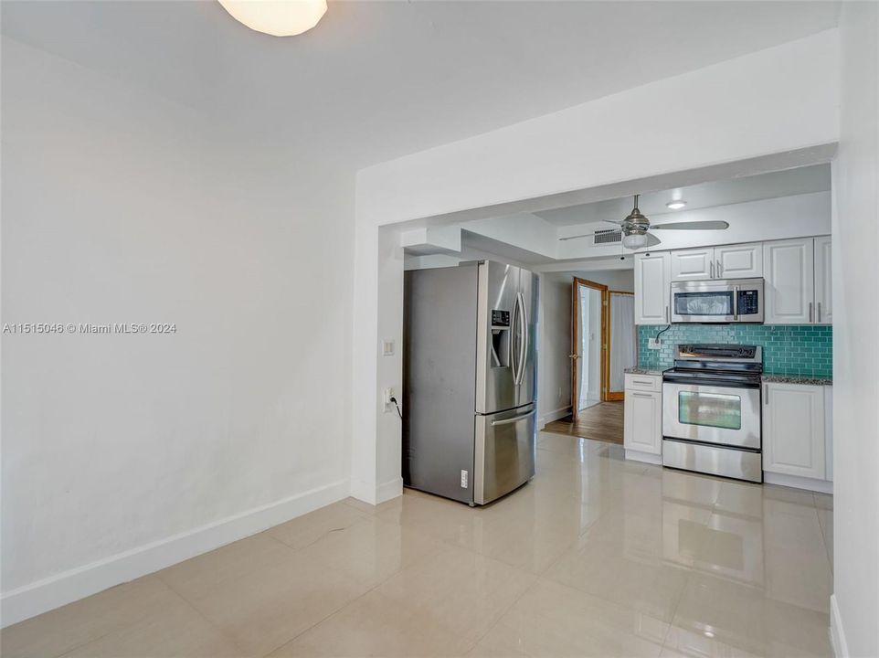 Recently Sold: $709,900 (4 beds, 3 baths, 1432 Square Feet)